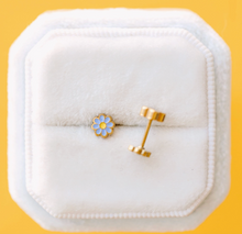 Load image into Gallery viewer, Girl Small Daisy Screw Back Earring - Periwinkle
